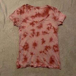 VS PINK v-neck tee